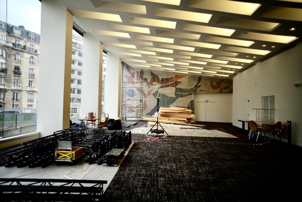 Photo du foyer E, restauration de la mosaïque de Gustave Singier, L’espace et la danse / © Christophe Abramowitz - Radio France